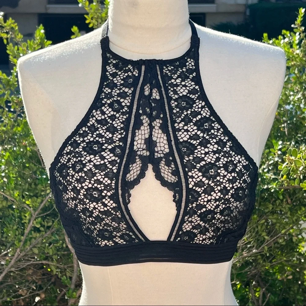 VICTORIA’S SECRET High Neck Bralette Backless Lace New With Tags Size Medium